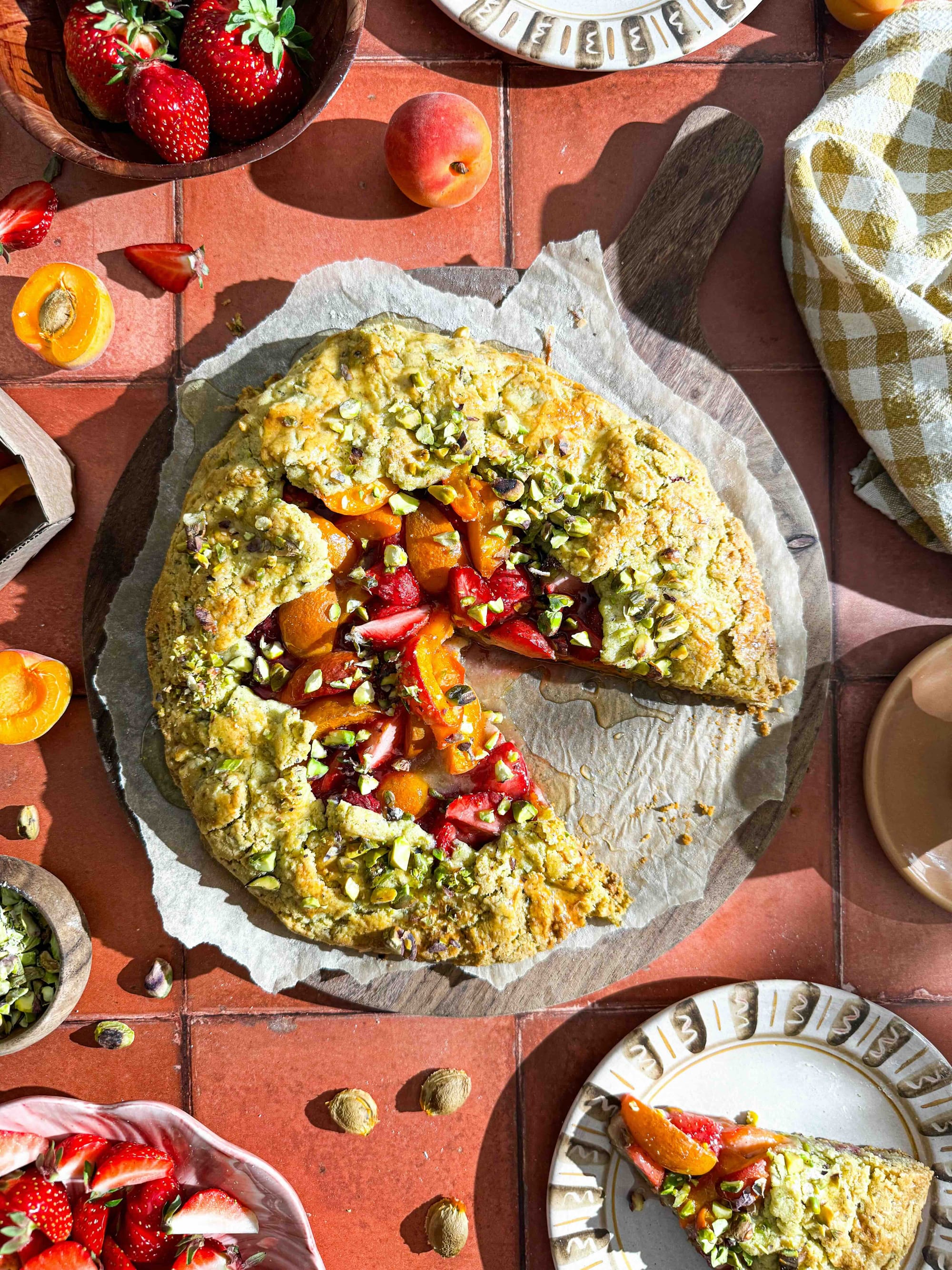 Oppskrift dessert galette jordbær aprikos sommer